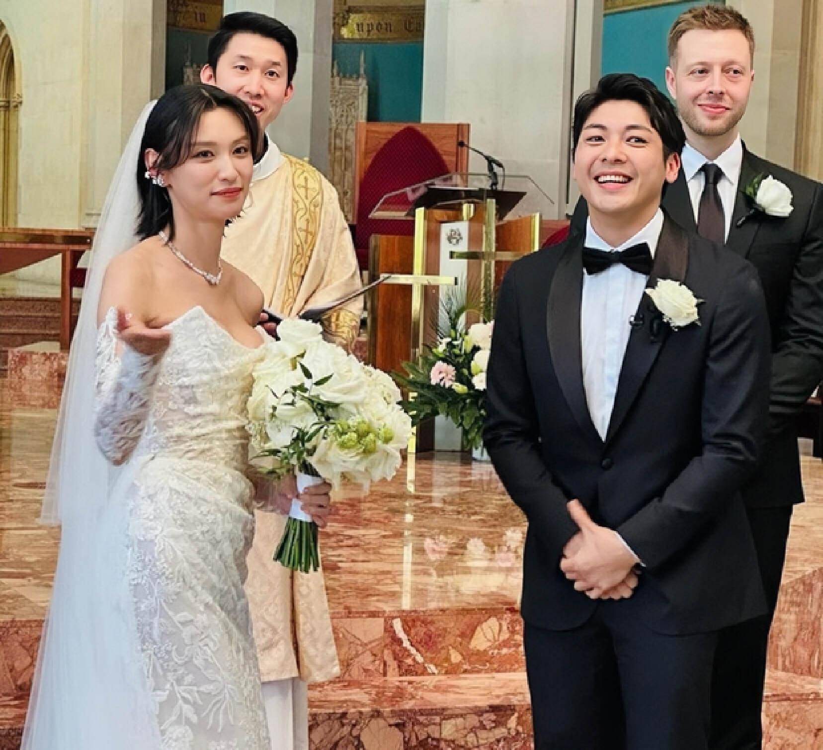 恭喜！香港知名女星与丈夫补办婚礼，未婚先孕做单亲妈妈多年  第5张
