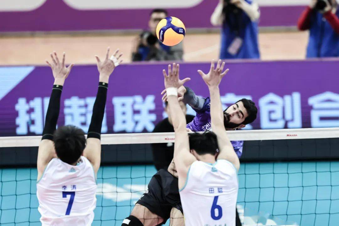 连续挽救四局点 天津食品集团男排收获三连胜_比赛_四川男排_四川队