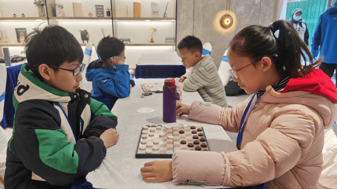 扬州女棋手刘巧云图片