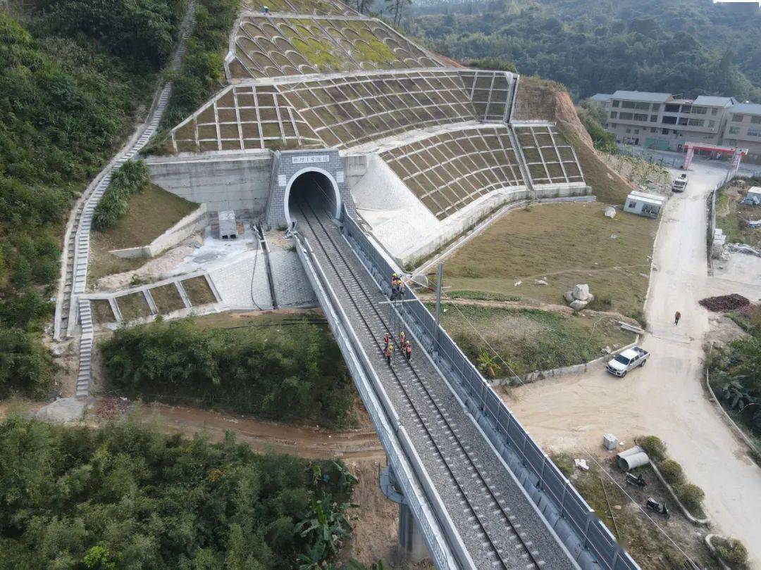 静态验收,鹰厦铁路华安城区段外移工程离开通运营更近了!