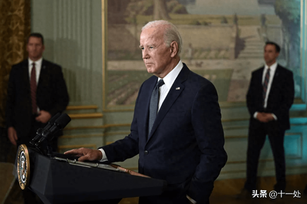 拜登连收坏消息,2枚导弹飞向美军舰,土耳其再斩首亲美武装高层