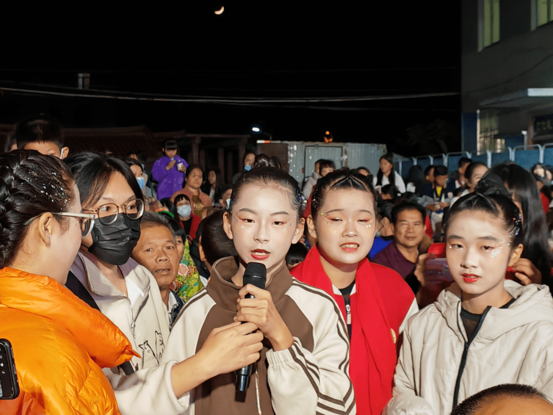 惠安:创建全国文明城市暨移风易俗主题宣传文艺汇演走进山霞镇_群众