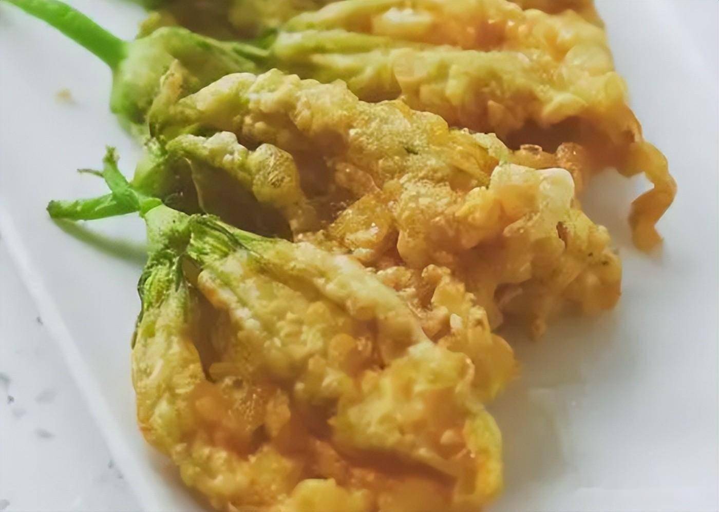 家人爱吃的脆炸南瓜花,酥嫩可口,解馋营养,吃了一次还想吃_小吃_美食