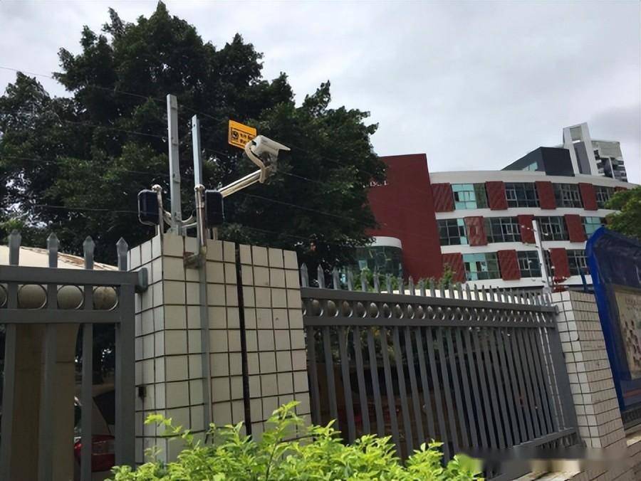 校园安全守护者：智能视频监控方案