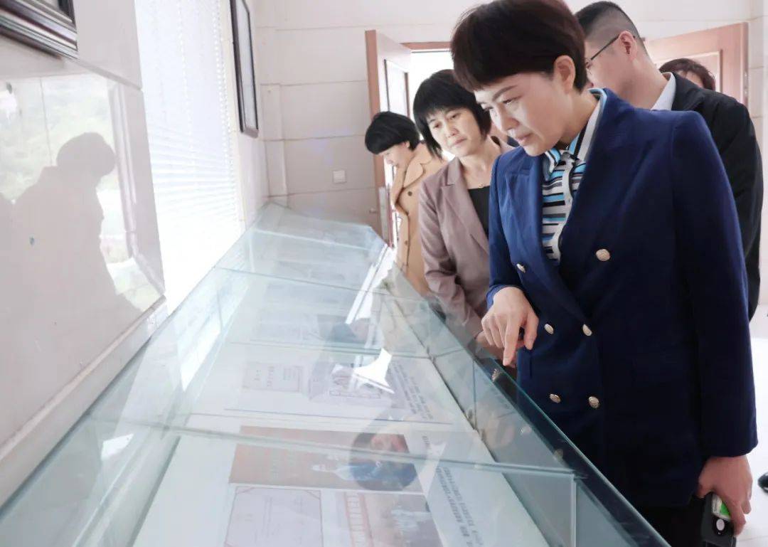 陈列馆,深入了解明英苑建设史,潘明继夫妇以及潘家医生义诊背后的故事