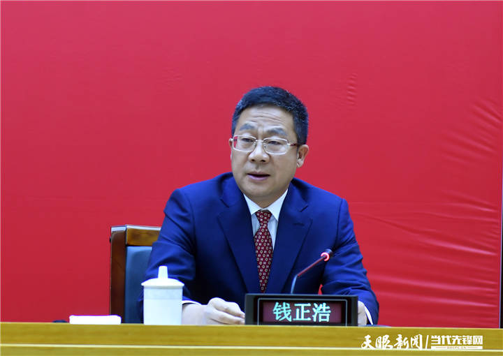 黔西南州委常委,州政府常务副州长钱正浩打造山地品牌,发挥户外优势.