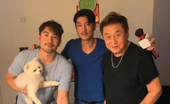 温哥华95后女友赴西藏诵经祈福!_爸爸_bella_家人