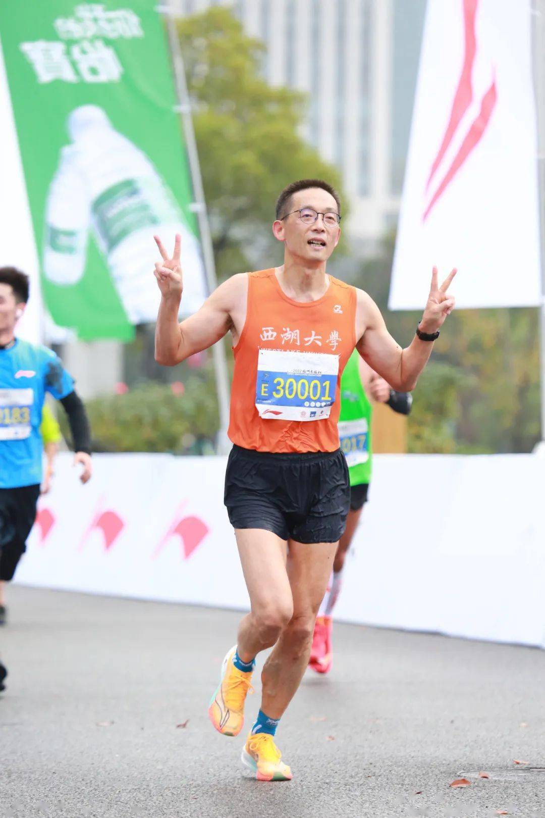 中国科学院院士,西湖大学校长施一公:杭州马拉松每年都精彩!