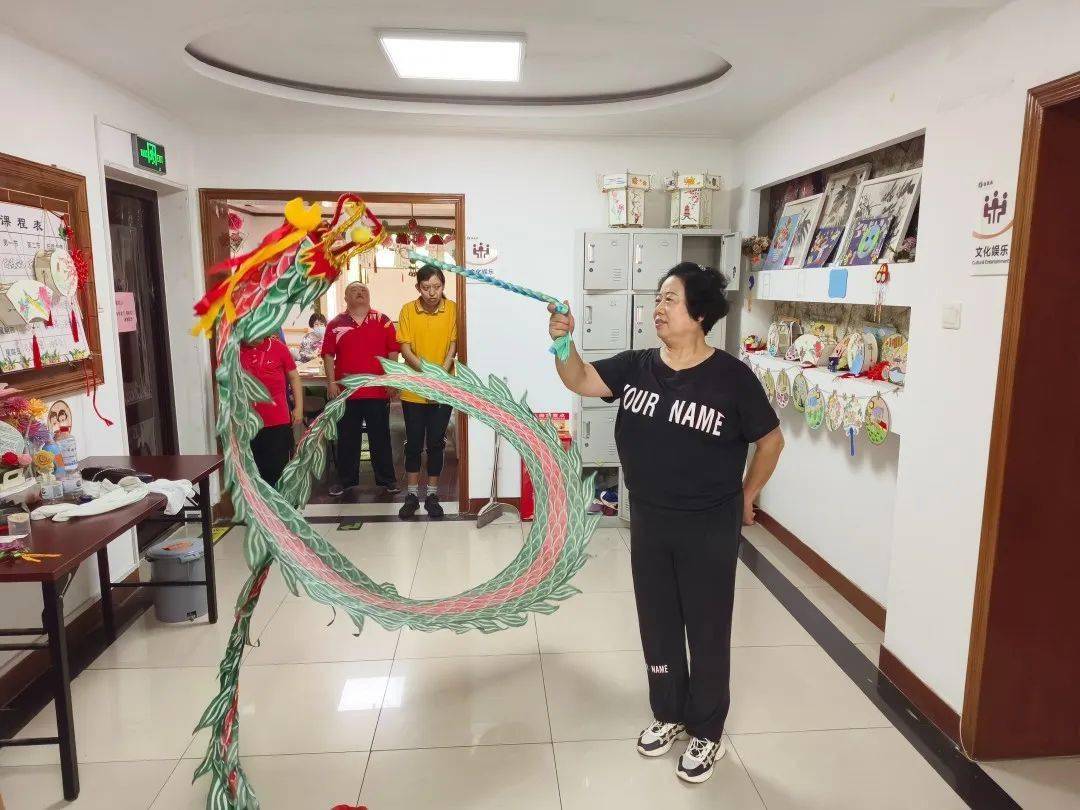 【自强风采】残疾人于丽萍和她的一群"长不大的孩子"_温馨家园_刘洋