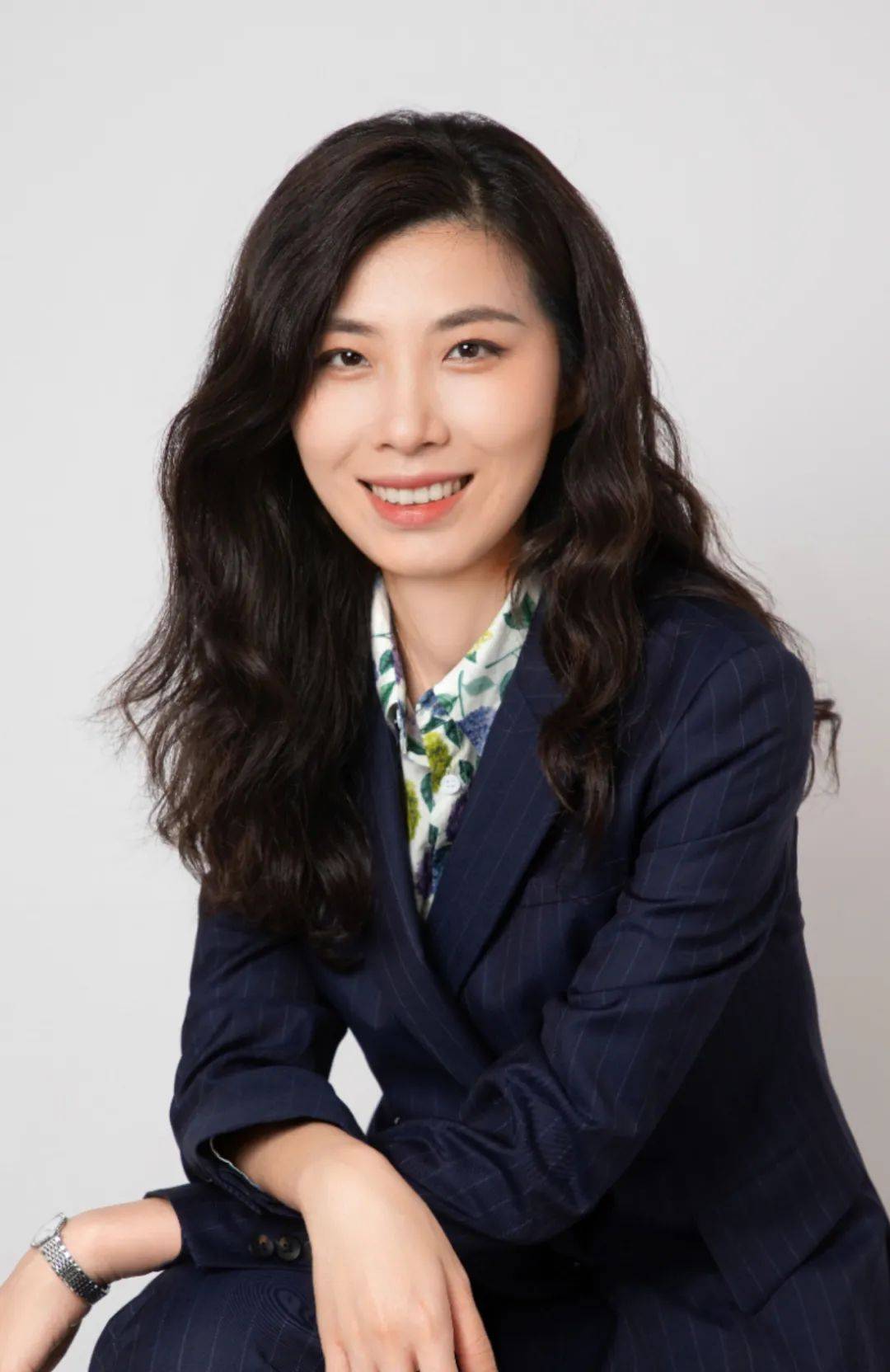 财通资管李晶:构建"拼图"式全景投资的基金经理_产业_行业_成长