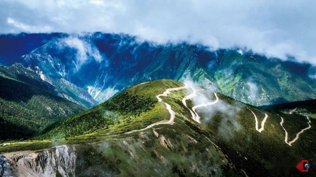 新刊丨《环球人文地理》2023年12月号:梅里雪山360度外转_摩天大楼