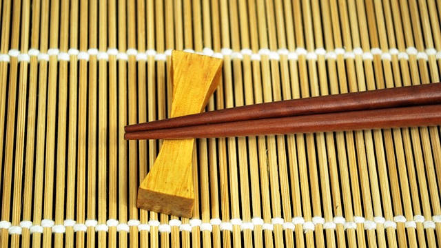 晨读 | 一根旧筷子_查克_皮球_上海