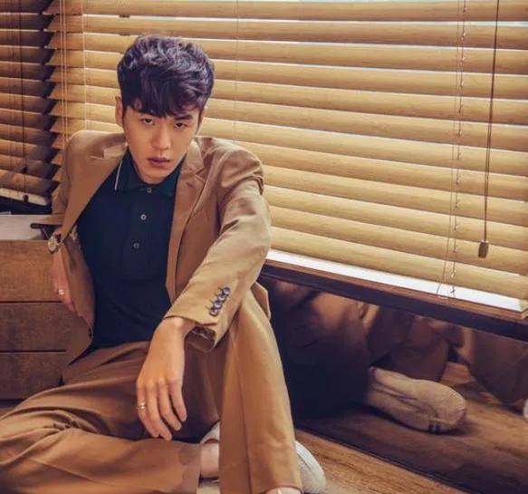 张若昀:影视界的璀璨明星,家庭的幸福支柱_事业_观众们_生活