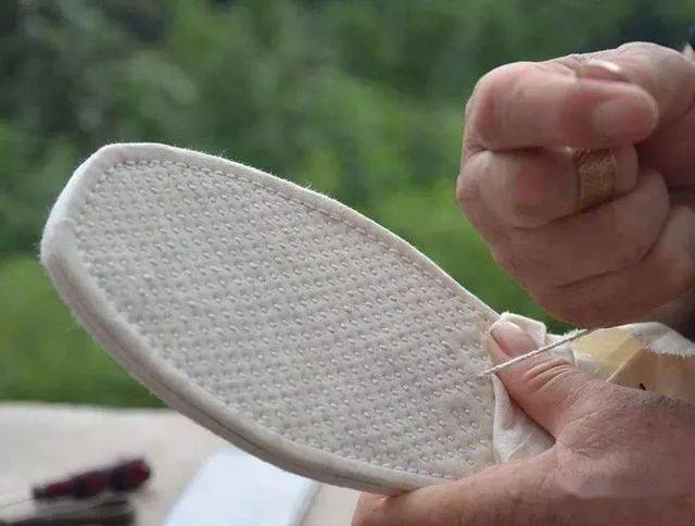 母亲的手工(丁逸枫)_棉鞋_鞋底_缝纫机