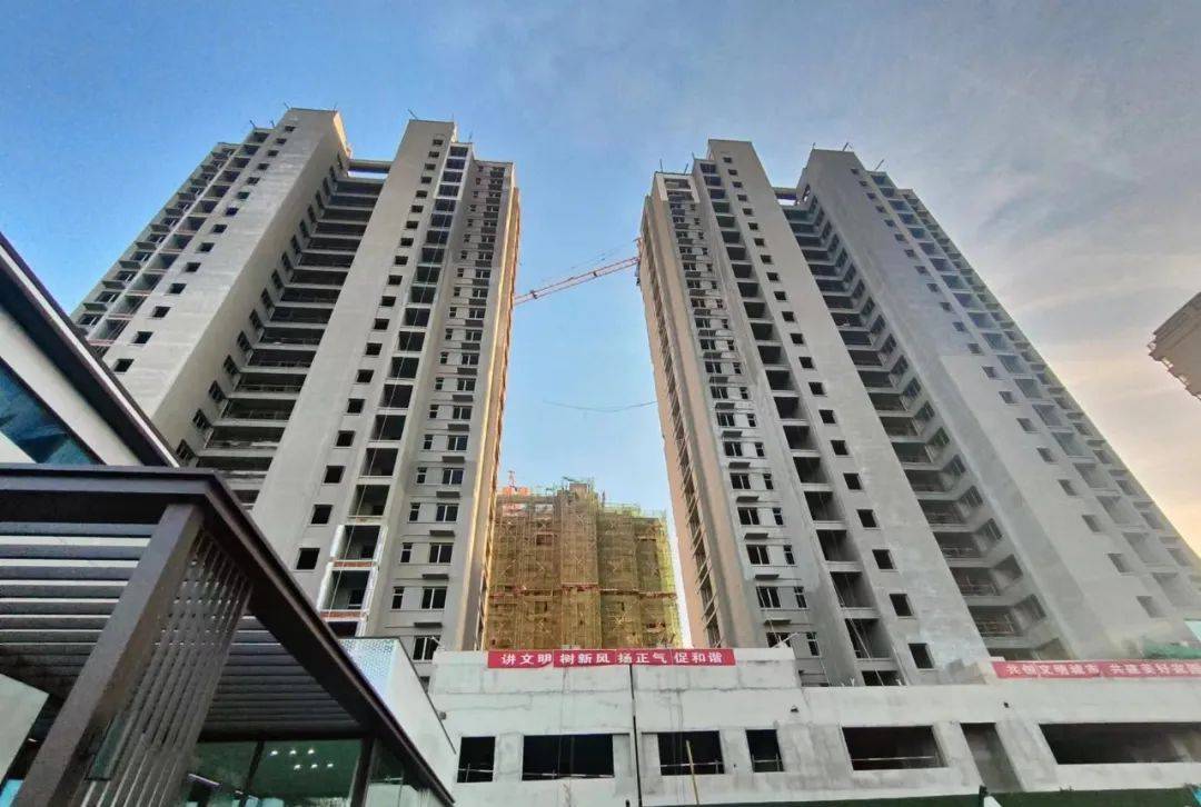 开发商:高密市颐乐建设发展有限公司 高房预售证第ys2020-021号青建