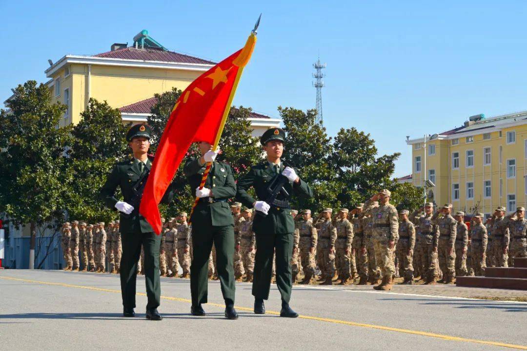 授衔!千余名新兵正式入列!