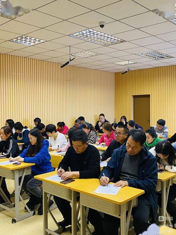 嫩江市伊拉哈中学举行"生本语文,生本教学"高中校本研修专题讲座_课堂