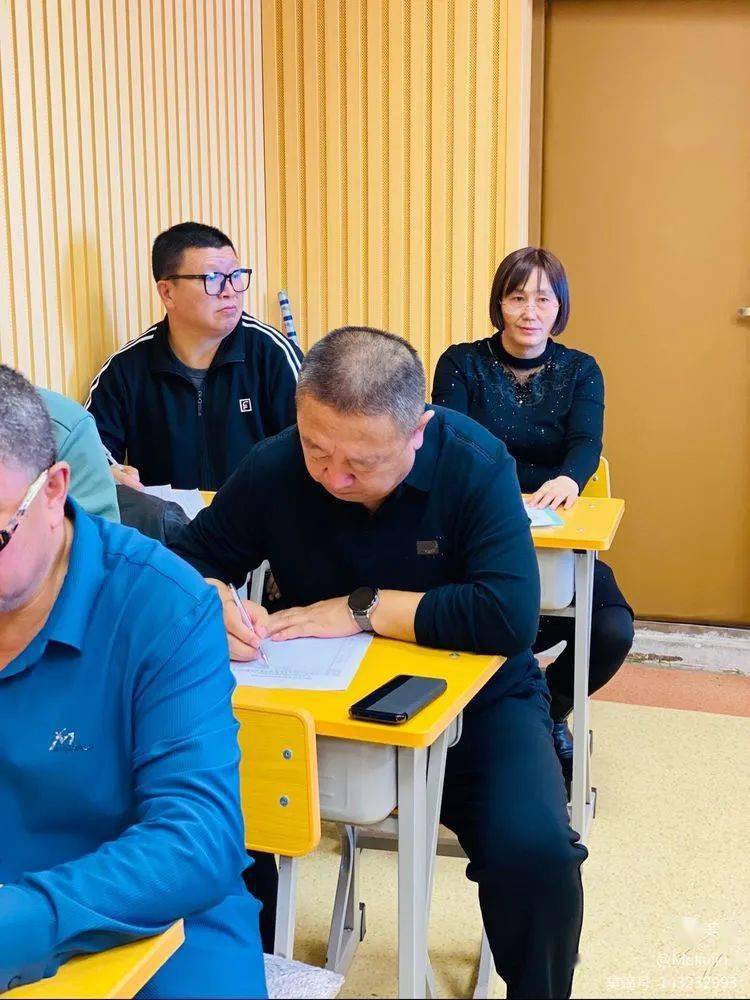 嫩江市伊拉哈中学举行"生本语文,生本教学"高中校本研修专题讲座_课堂