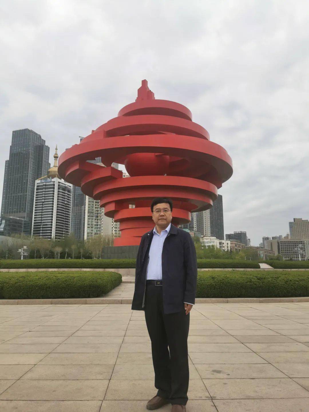 【当代诗人咏秋天·第五季】何强 卷