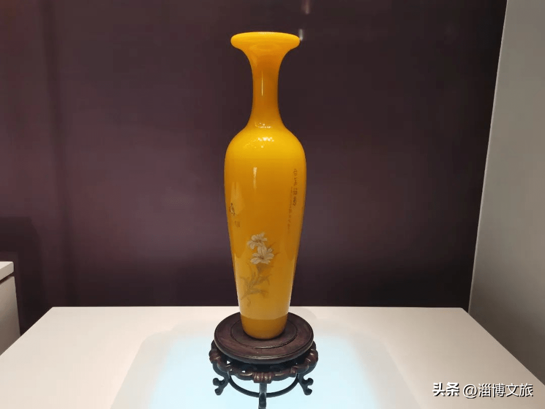 博山琉璃"鸡油黄",比之真玉,光不殊别._黄色_宫廷_色彩