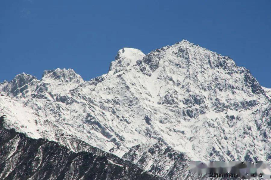 成都龙泉山脉最高峰图片