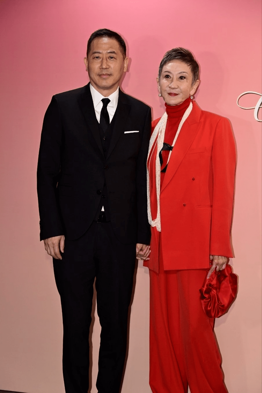 汤臣一品的徐枫也带着二公子汤珈铖一起来了.