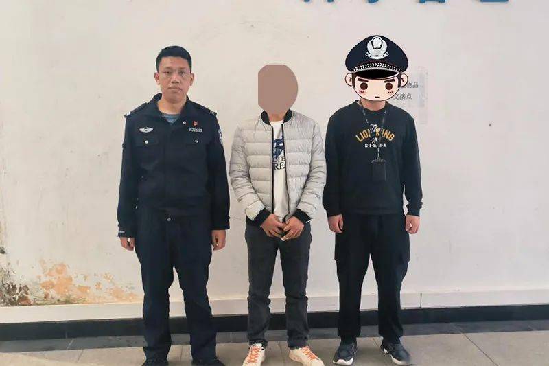 涉嫌组织,领导传销罪的在逃人员黄某辉(男,52岁,连平县忠信镇人)到