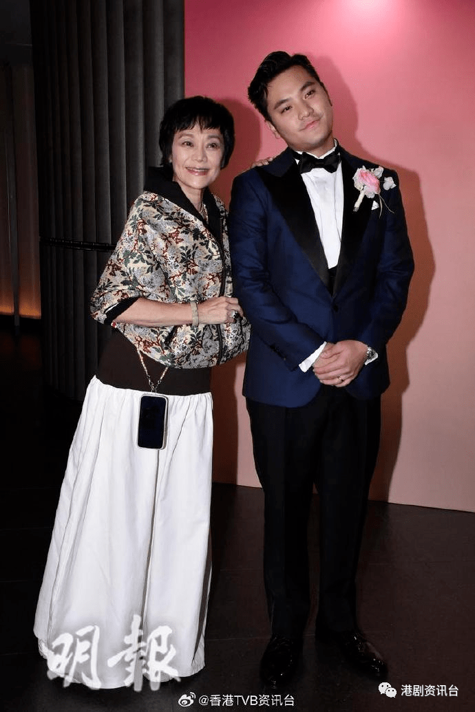张艾嘉荣升奶奶 儿子王令尘娶超模游天翼 家传之宝赠新抱 - 娱乐八卦