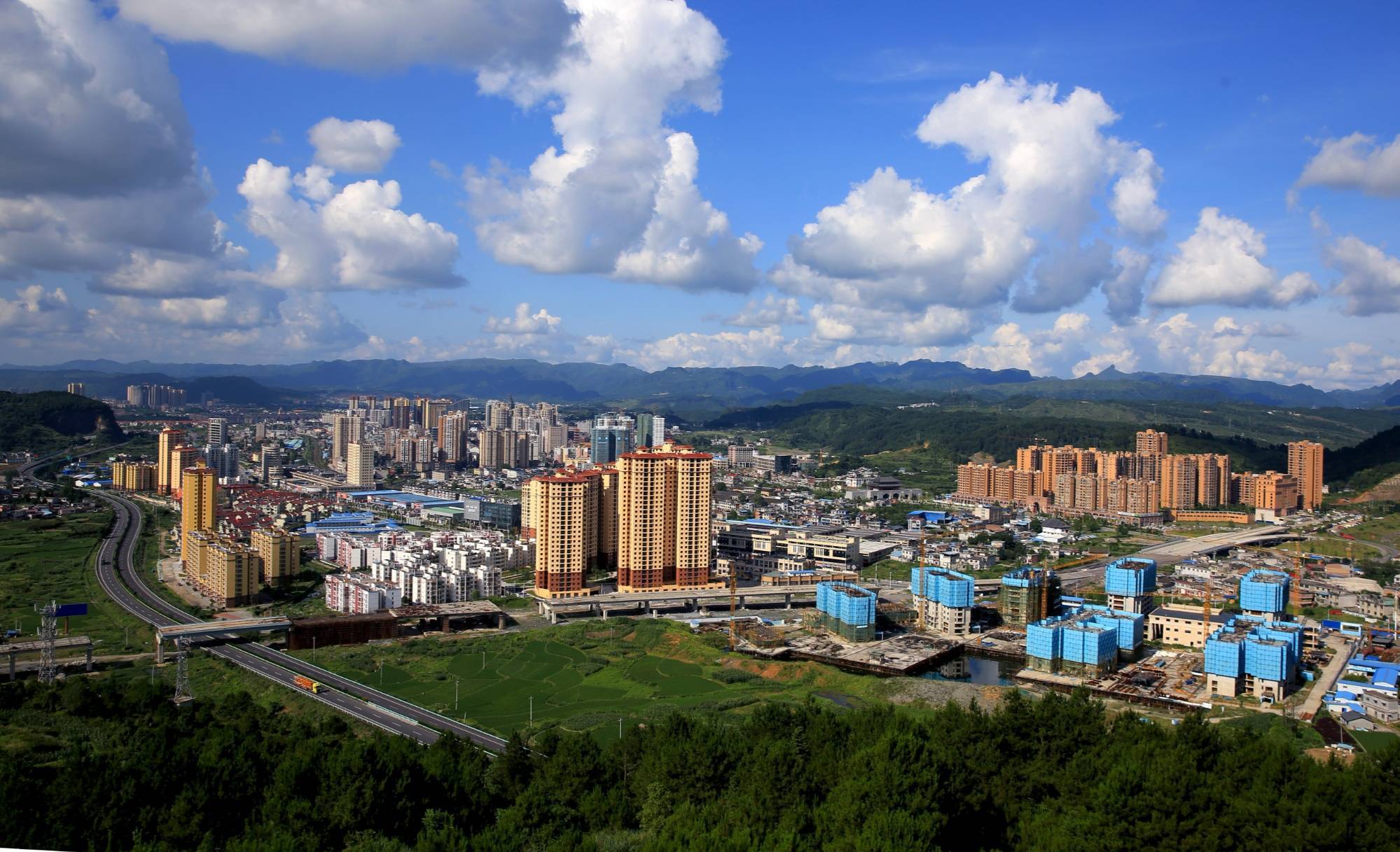 贵州独山:城市开满文明花 同心共筑"新蓝图"