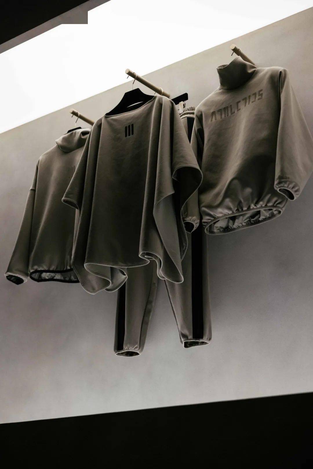 专访jerry lorenzo:神圣的简朴——fear of god 与 adidas 的共同之处