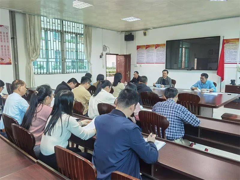 杏坛赛课展风采 优质课堂促提升——普宁市华侨中学举行优质课比赛