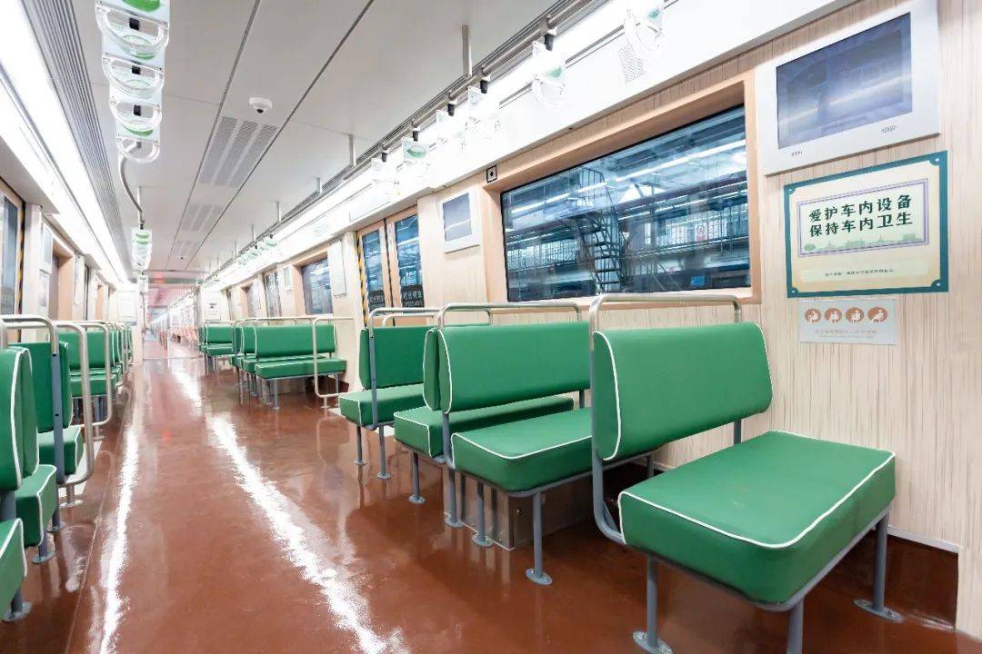北京地铁"时光列车"今日重新上线!