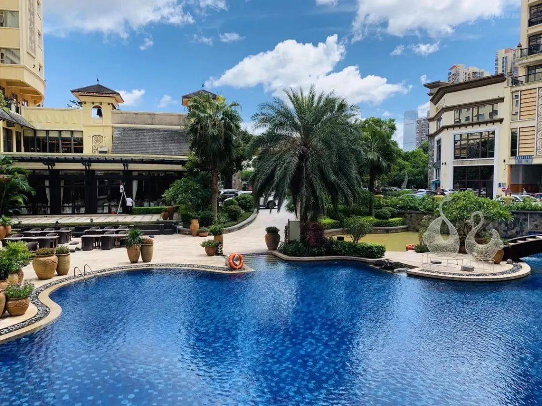 住丽景花园酒店豪食海鲜自助晚餐,探秘小众秘境杨梅坑, 周星驰电影