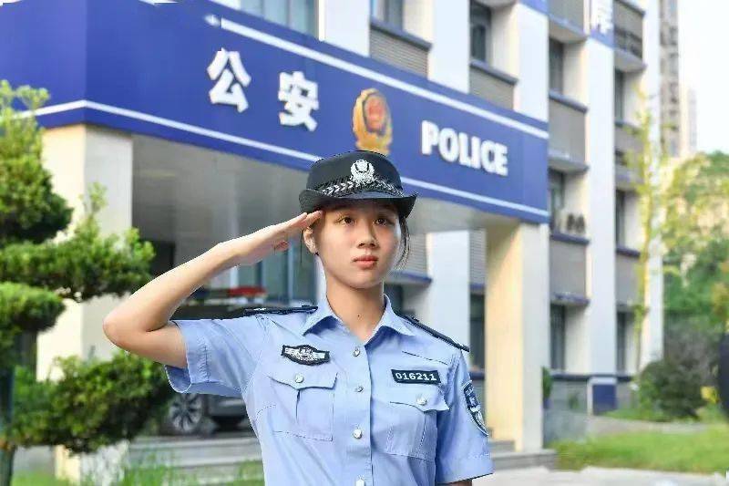 沈阳牺牲民警妻子图片