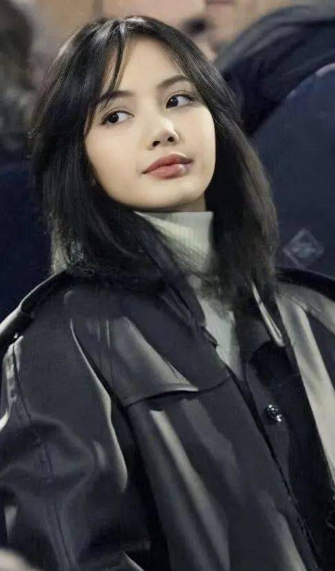 一问一答 | 脱衣舞lisa,摔跤模特,王一博,虞书欣,李沁古力娜扎,朱丹