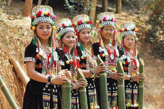 德昂族,是中国和缅甸交界地区的山地少数民族 ,民族语言属于南亚语系