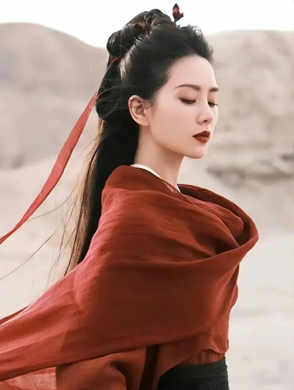 刘诗诗片酬过亿被查?秦霄贤孟子义pao友?丁程鑫时代峰峻解约?