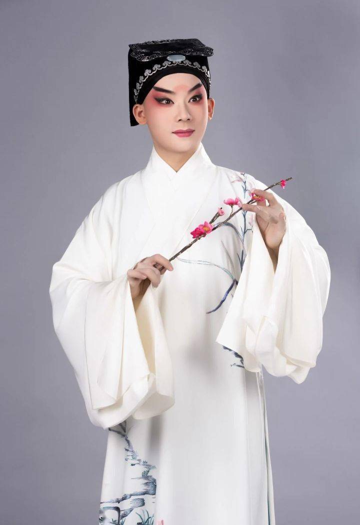 王恒涛饰张继华吴心怡饰王玉真浙江京昆艺术中心浙江京昆艺术中心是