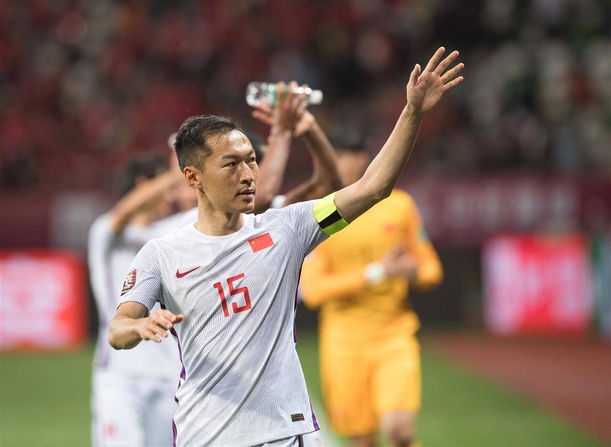 蒿俊闵继续担当国足三大队长之一_吴曦_赛季_于大宝