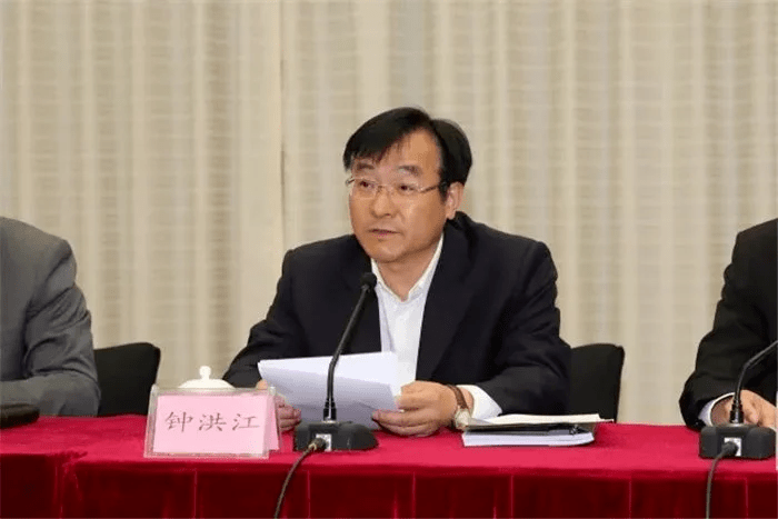 辞去陕西省副省长职务的钟洪江进京履新_企业_经济_产业