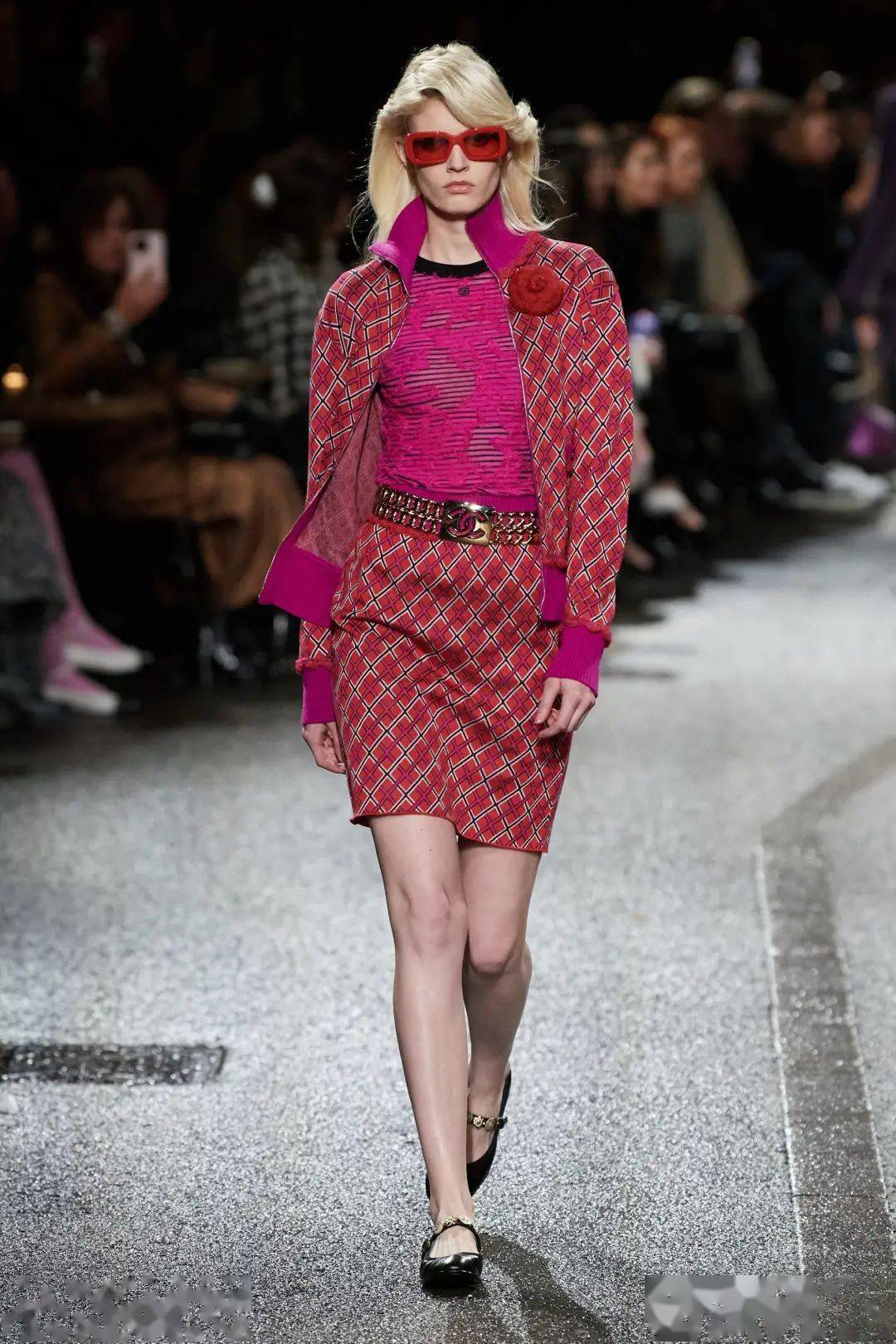 秀场 | 香奈儿 (chanel) 2024 早秋时装秀,七彩时装超吸睛