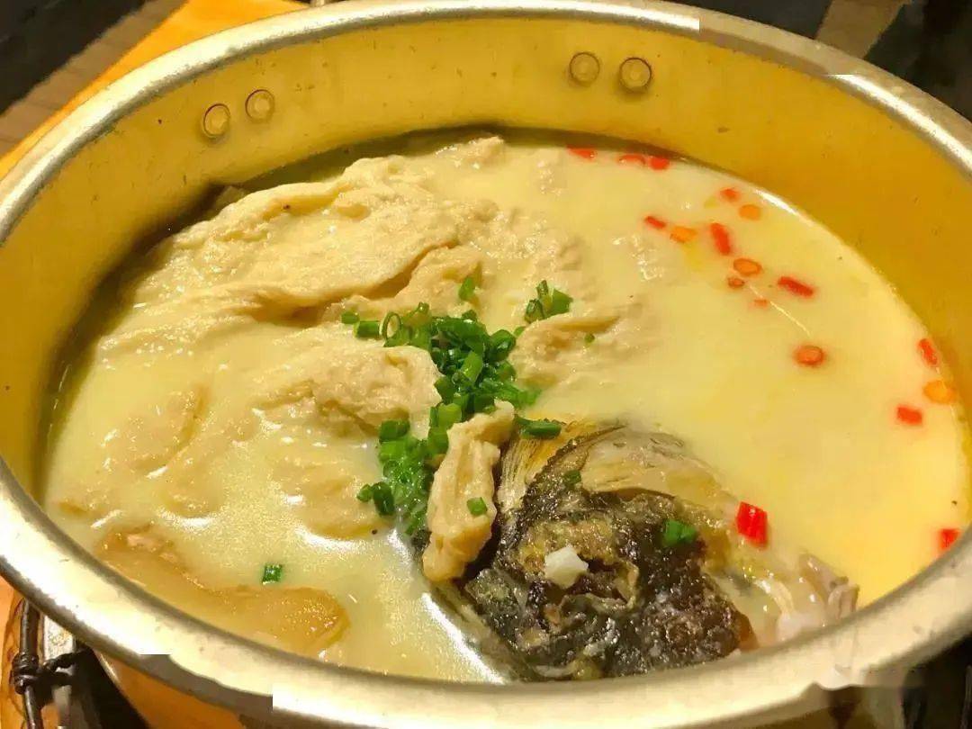 打卡景德镇菜:鱼头煮豆冲_昌江_洪东亮_汤汁