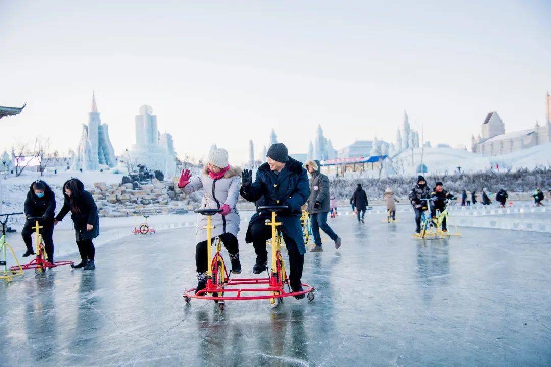 长春南湖公园滑雪圈图片