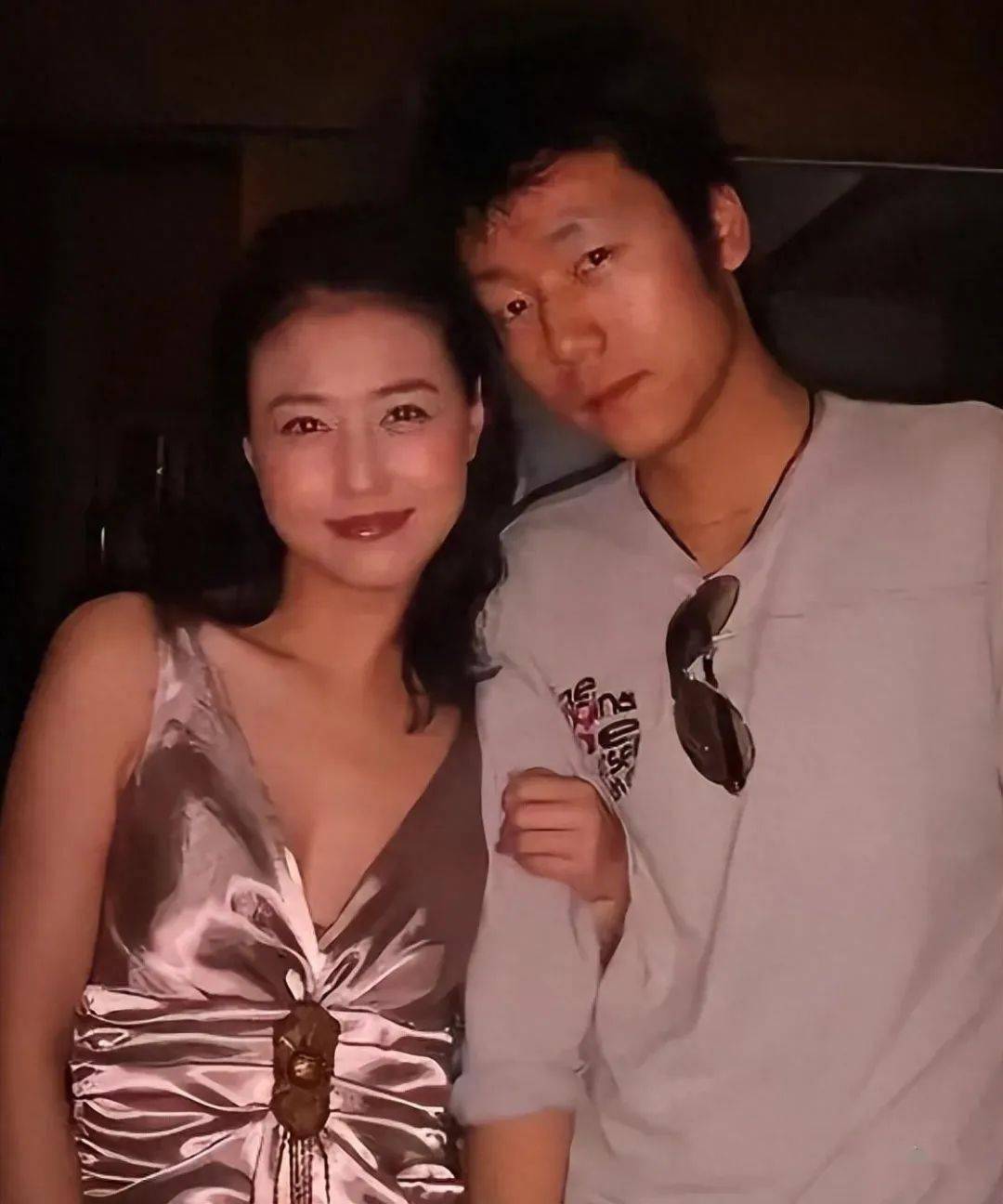 周海媚绯闻男友怒骂助理无耻!