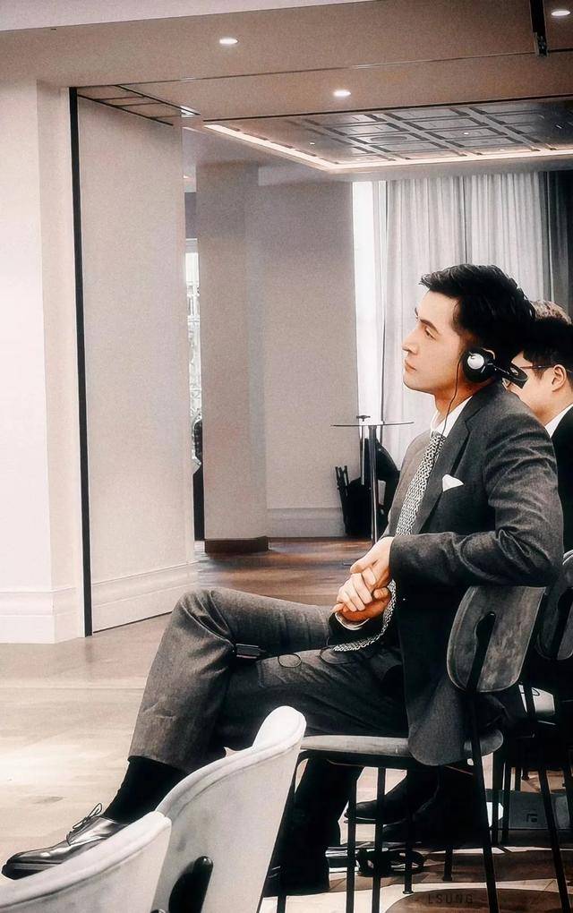 《底层少年胡歌,演艺之路坎坷却绚烂,他为什么不忘初心?