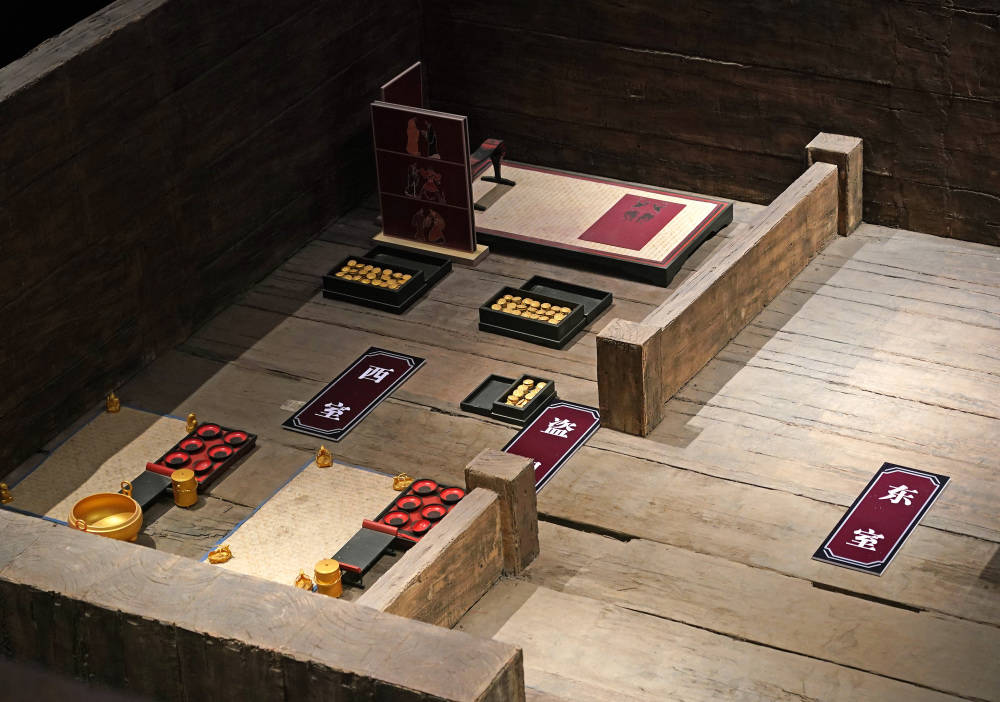 距今2000多年的海昏侯刘贺主墓面向公众开放_新华社_墓园_万象