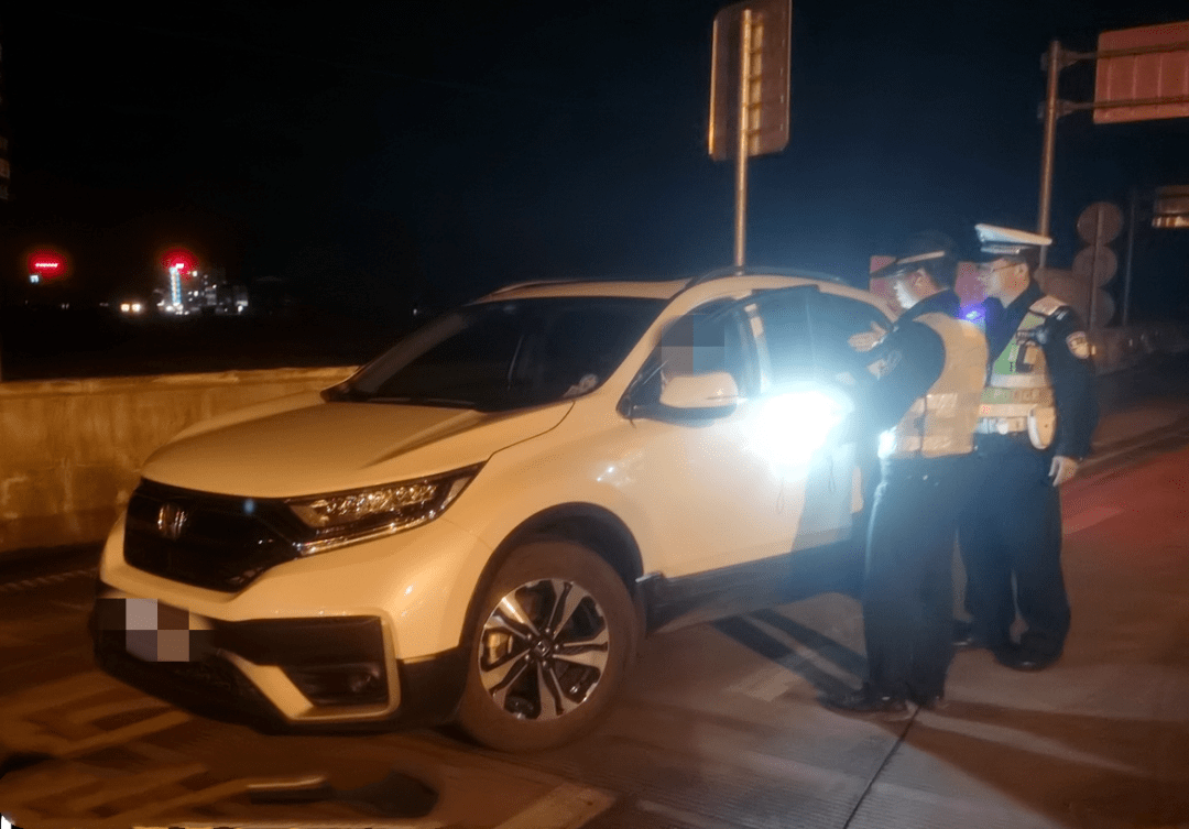 男子喝啤酒开车"壮胆",在都安收费站被查_防城港_河池_酒精