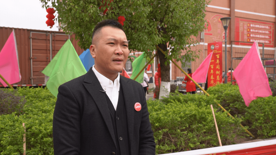 广西城川投资有限公司董事长 梁辉:今天非常开心,有幸参加我们兴业