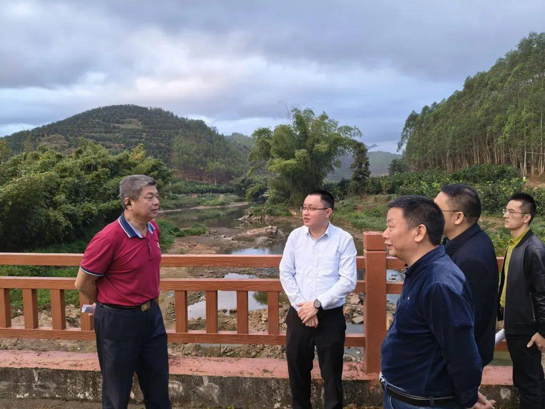 市发改委党组成员,二级调研员乔敏荣带领区域经济科赴漳浦县石榴镇