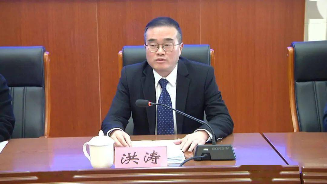 安顺市人民医院院长洪涛就安顺市人民医院在提升医疗服务与救治能力以